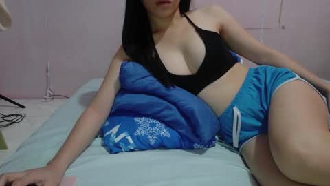 Snapshot of _yourmyonlyb_22 chatting on 4, 12, 2025 cherry online show from 4, 12, 2025