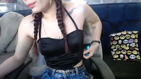 Yuyi online show from 24, 7, 2026