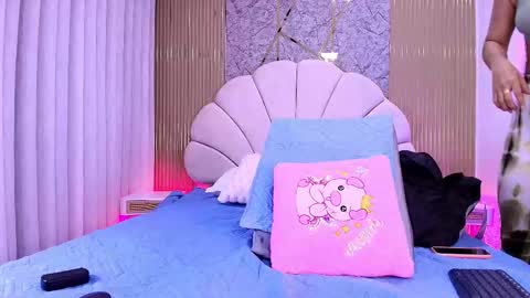 Snapshot of a_aisha chatting on 19, 11, 2025 Aisha online show from 19, 11, 2025