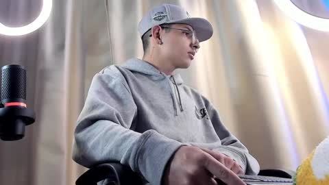 alejo online show from 5, 2, 2025