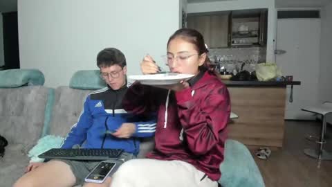 A Sexy Couple online show from 9, 1, 2025