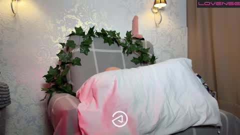 Snapshot of aaalenska chatting on 24, 2, 2025 call me a Goddess online show from 24, 2, 2025