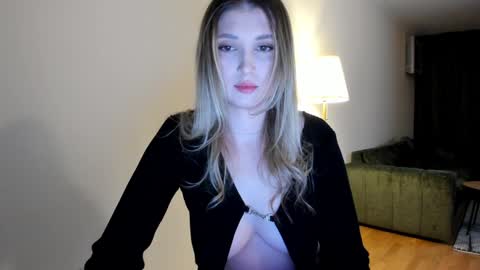 Snapshot of aalliyahh chatting on 17, 1, 2025 Fren online show from 17, 1, 2025