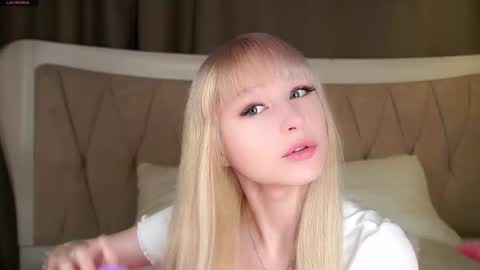 Snapshot of aameow chatting on 4, 10, 2025 Amy online show from 4, 10, 2025