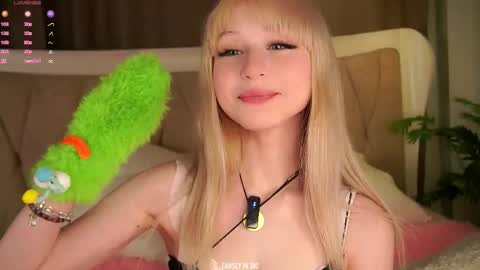 Snapshot of aameow chatting on 14, 10, 2025 Amy online show from 14, 10, 2025