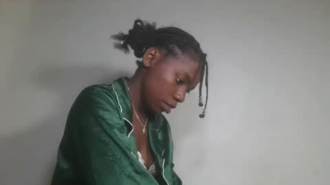 aangevelo online show from 9, 11, 2025