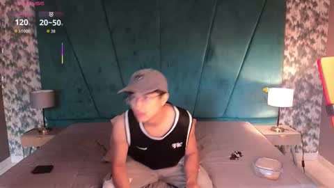 Aaron Ezequiel online show from 8, 2, 2026