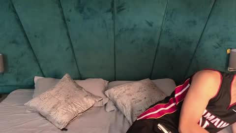 Aaron Ezequiel online show from 23, 4, 2026