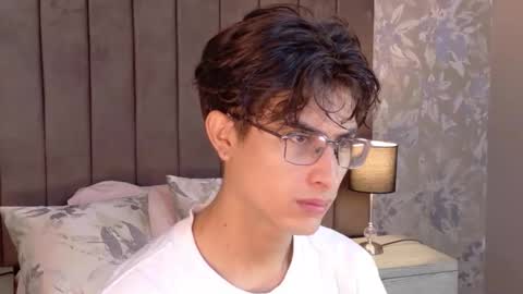 Aaron Ezequiel online show from 19, 5, 2026