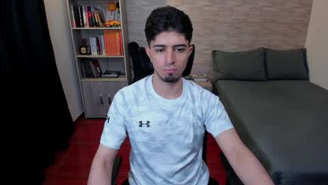 Snapshot of aaron_paul_ chatting on 9, 12, 2024 Aaron online show from 9, 12, 2024