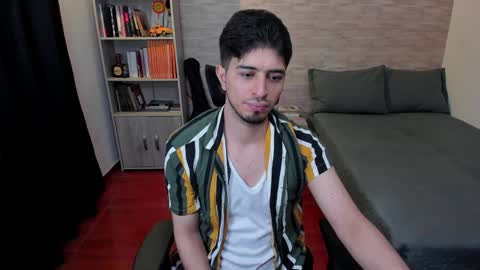 Snapshot of aaron_paul_ chatting on 12, 12, 2024 Aaron online show from 12, 12, 2024