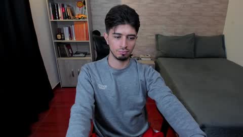 Snapshot of aaron_paul_ chatting on 13, 12, 2024 Aaron online show from 13, 12, 2024