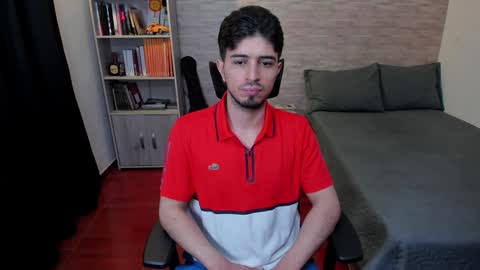 Snapshot of aaron_paul_ chatting on 16, 12, 2024 Aaron online show from 16, 12, 2024