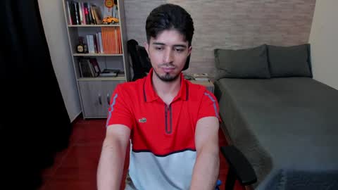 Snapshot of aaron_paul_ chatting on 16, 12, 2024 Aaron online show from 16, 12, 2024