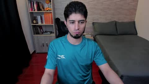 Snapshot of aaron_paul_ chatting on 1, 1, 2025 Aaron online show from 1, 1, 2025