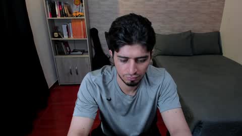 Snapshot of aaron_paul_ chatting on 15, 1, 2025 Aaron online show from 15, 1, 2025