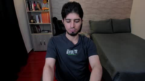 Snapshot of aaron_paul_ chatting on 17, 1, 2025 Aaron online show from 17, 1, 2025