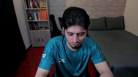 Snapshot of aaron_paul_ chatting on 18, 1, 2025 Aaron online show from 18, 1, 2025