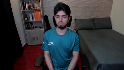 Snapshot of aaron_paul_ chatting on 23, 1, 2025 Aaron online show from 23, 1, 2025