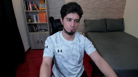 Snapshot of aaron_paul_ chatting on 26, 1, 2025 Aaron online show from 26, 1, 2025