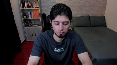 Snapshot of aaron_paul_ chatting on 26, 1, 2025 Aaron online show from 26, 1, 2025