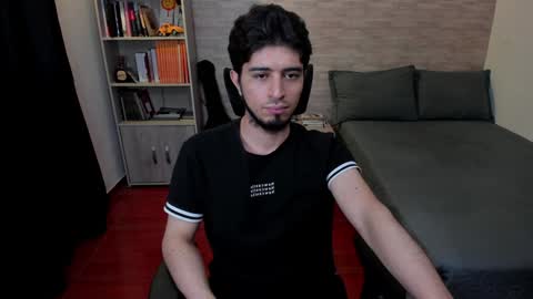 Snapshot of aaron_paul_ chatting on 28, 1, 2025 Aaron online show from 28, 1, 2025