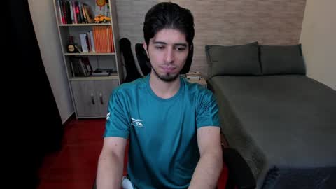 Snapshot of aaron_paul_ chatting on 1, 2, 2025 Aaron online show from 1, 2, 2025