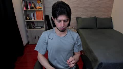 Snapshot of aaron_paul_ chatting on 2, 2, 2025 Aaron online show from 2, 2, 2025