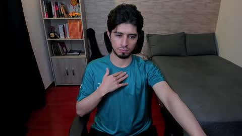 Snapshot of aaron_paul_ chatting on 12, 2, 2025 Aaron online show from 12, 2, 2025