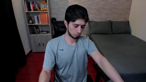 Snapshot of aaron_paul_ chatting on 14, 2, 2025 Aaron online show from 14, 2, 2025