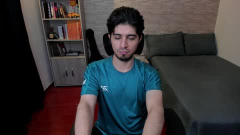 Snapshot of aaron_paul_ chatting on 21, 2, 2025 Aaron online show from 21, 2, 2025