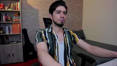 Snapshot of aaron_paul_ chatting on 23, 2, 2025 Aaron online show from 23, 2, 2025