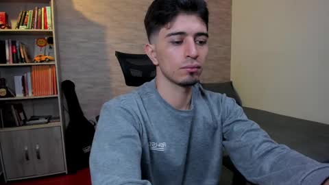 Snapshot of aaron_paul_ chatting on 25, 2, 2025 Aaron online show from 25, 2, 2025