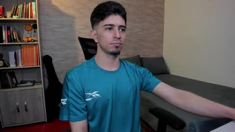 Snapshot of aaron_paul_ chatting on 26, 2, 2025 Aaron online show from 26, 2, 2025