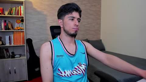 Snapshot of aaron_paul_ chatting on 11, 3, 2025 Aaron online show from 11, 3, 2025