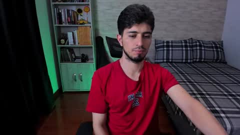 Snapshot of aaron_paul_ chatting on 17, 9, 2025 Aaron online show from 17, 9, 2025