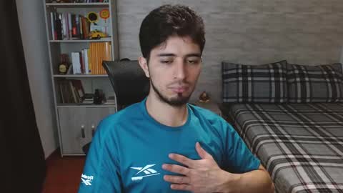 Snapshot of aaron_paul_ chatting on 24, 9, 2025 Aaron online show from 24, 9, 2025