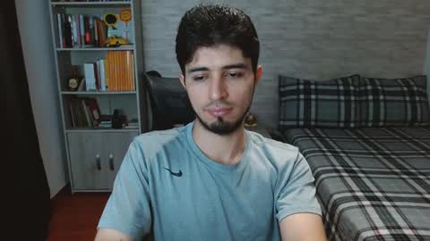 Snapshot of aaron_paul_ chatting on 27, 9, 2025 Aaron online show from 27, 9, 2025