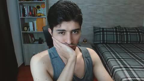 Snapshot of aaron_paul_ chatting on 28, 9, 2025 Aaron online show from 28, 9, 2025