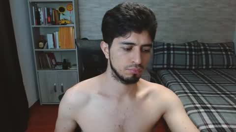 Snapshot of aaron_paul_ chatting on 30, 9, 2025 Aaron online show from 30, 9, 2025