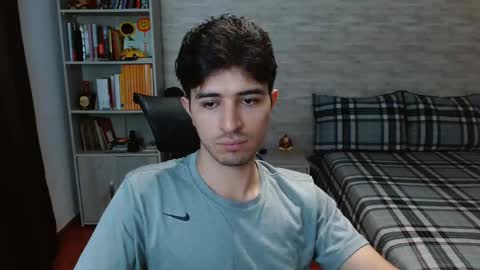 Snapshot of aaron_paul_ chatting on 3, 11, 2025 Aaron online show from 3, 11, 2025