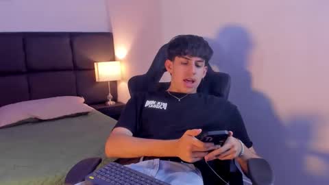 Aron online show from 17, 9, 2025