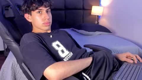 Aron online show from 7, 10, 2025