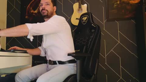 Aaron online show from 10, 2, 2025