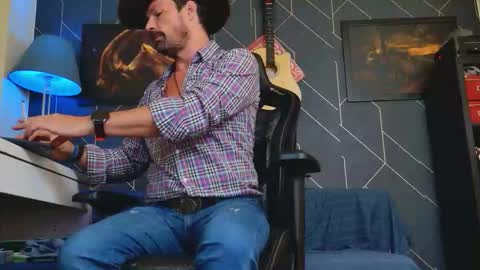 Aaron online show from 30, 9, 2025