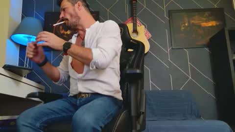 Aaron online show from 21, 10, 2025