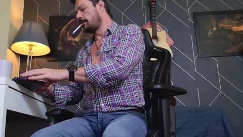 Aaron online show from 14, 11, 2025