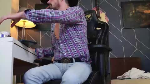 Aaron online show from 13, 12, 2025