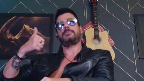 Snapshot of aaronbomer chatting on 4, 3, 2026 Aaron online show from 4, 3, 2026