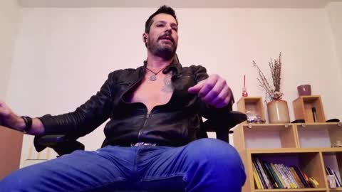 Snapshot of aaronbomer chatting on 11, 4, 2026 Aaron online show from 11, 4, 2026